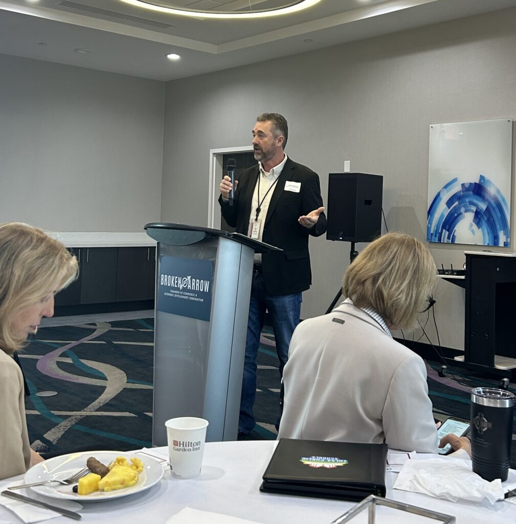 James Hanning speaks at Broken Arrow luncheon